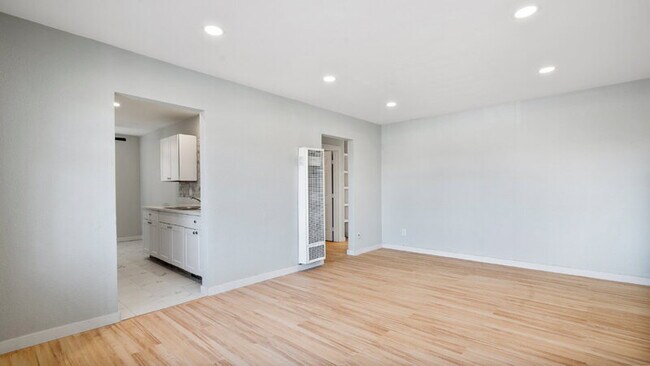 243 San Jacinto Dr San Diego, CA 92114
