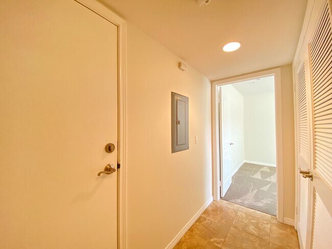 1045 Loretta Ln Carlsbad, CA 92008 photo 5