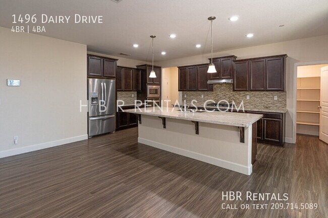1496 Dairy Dr Tracy, CA 95391 photo 2