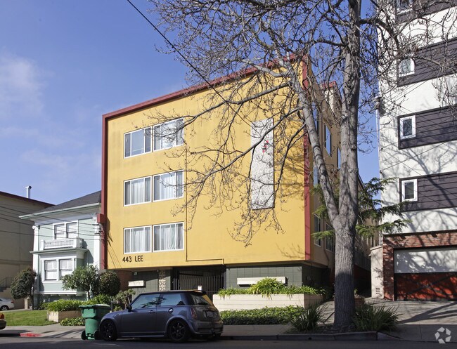 443 Lee St photo 3