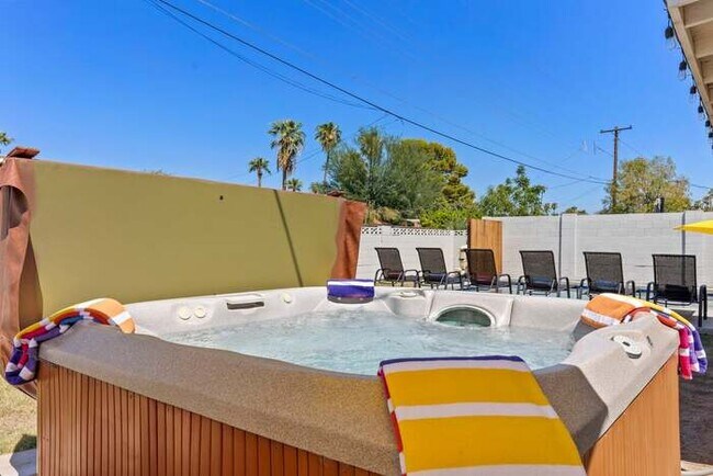 8308 E Minnezona Ave Scottsdale, AZ 85251 photo 3