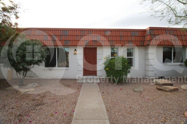 8311 E Indian School Rd Scottsdale, AZ 85251 photo 2