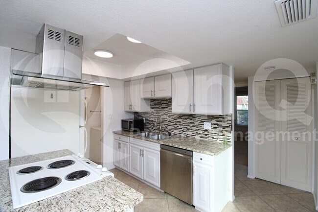 8311 E Indian School Rd Scottsdale, AZ 85251 photo 4