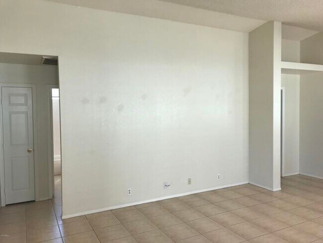 23426 N 40th Ln Glendale, AZ 85310 photo 5