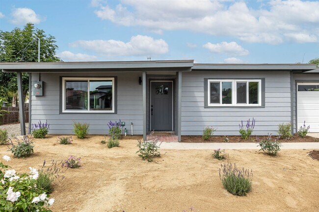 1754 Kraft St Oceanside, CA 92058