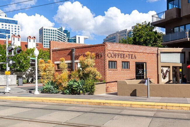 611 W G St San Diego, CA 92101 photo 2