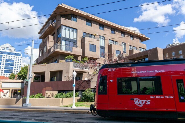 611 W G St San Diego, CA 92101 photo 5