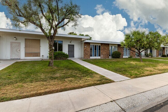 13066 N 100th Dr Sun City, AZ 85351 photo 3
