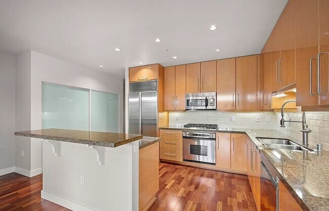 700 W Harbor Dr San Diego, CA 92101 photo 5