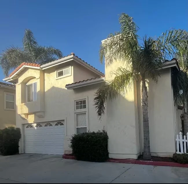 1446 Holly Ave Imperial Beach, CA 91932 photo 2