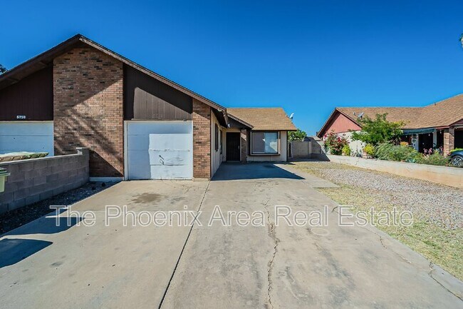 5714 N 68th Ave photo 4