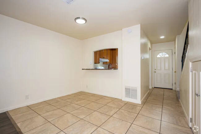 The Townhouse Apartments photo 3