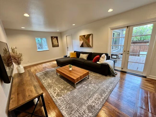241 Harrison Ave Redwood City, CA 94062 photo 3