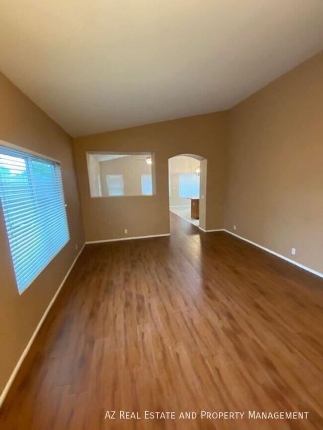 8862 W Shaw Butte Dr Peoria, AZ 85345 photo 5
