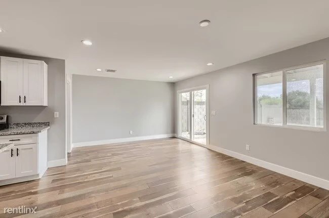 4665 S 38th Ln Phoenix, AZ 85041 photo 4