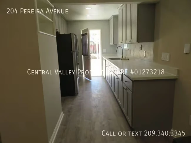 204 Pereira Ave Tracy, CA 95376 photo 5