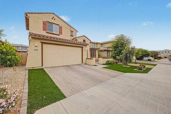 5819 N 88th Ln Glendale, AZ 85305 photo 3