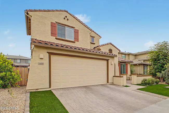 5819 N 88th Ln Glendale, AZ 85305 photo 4