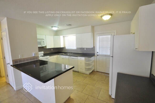 2247 W Cortez St Phoenix, AZ 85029 photo 3