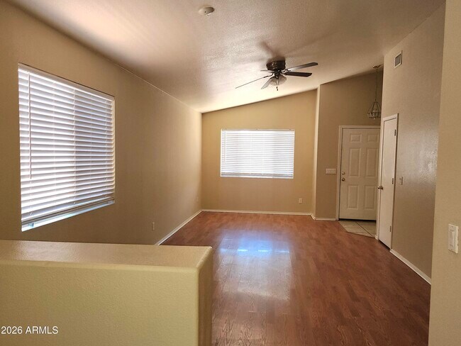 6424 W Saddlehorn Rd Phoenix, AZ 85083 photo 3
