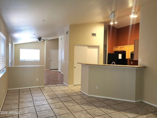 6424 W Saddlehorn Rd Phoenix, AZ 85083 photo 4
