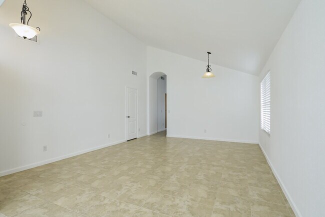 9528 W Clara Ln Peoria, AZ 85382 photo 5