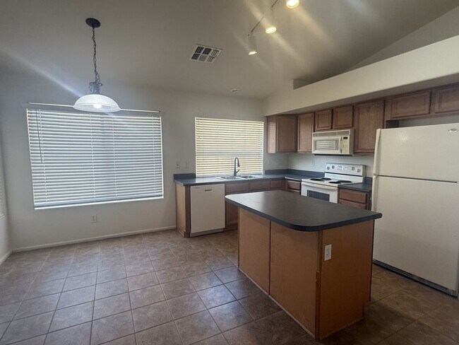 42479 Chambers Dr Maricopa, AZ 85138 photo 2
