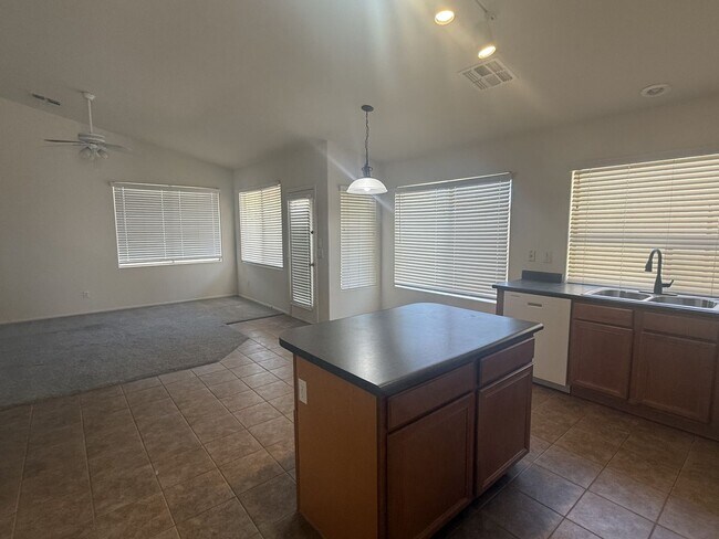 42479 Chambers Dr Maricopa, AZ 85138 photo 4