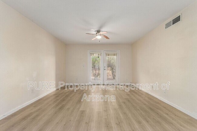4704 E Paradise Village Pkwy N Phoenix, AZ 85032 photo 3