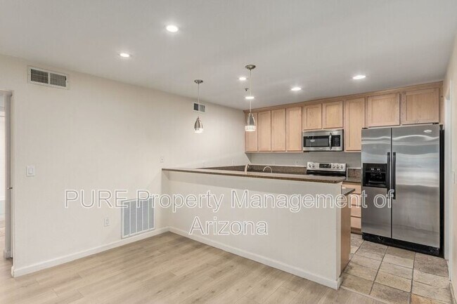 4704 E Paradise Village Pkwy N Phoenix, AZ 85032 photo 5