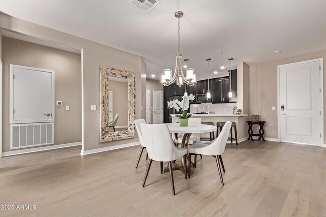 2511 W Queen Creek Rd Chandler, AZ 85248 photo 3