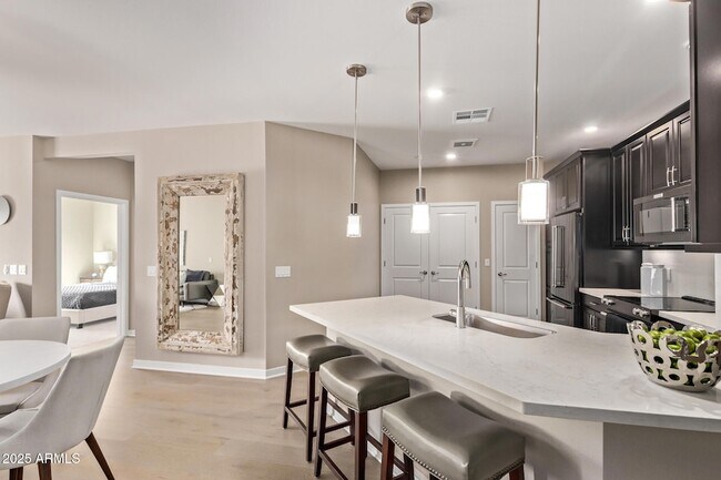 2511 W Queen Creek Rd Chandler, AZ 85248 photo 4