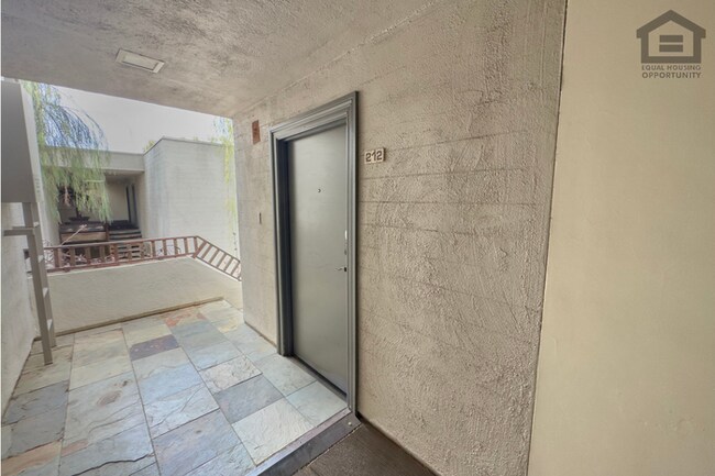 4120 N 78th St Scottsdale, AZ 85251 photo 4