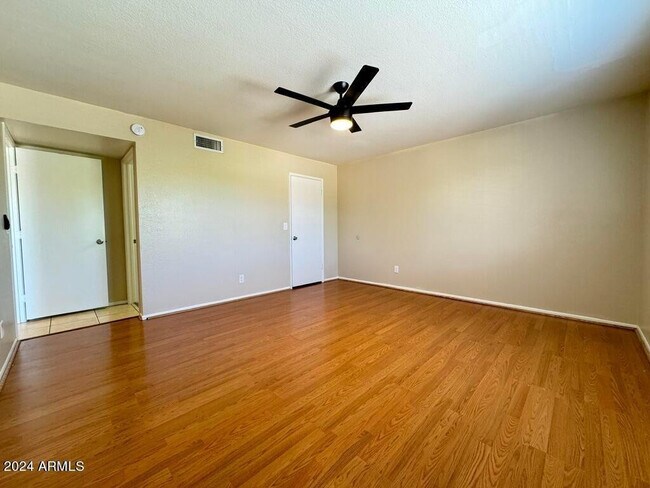 16635 N Cave Creek Rd Phoenix, AZ 85032 photo 5
