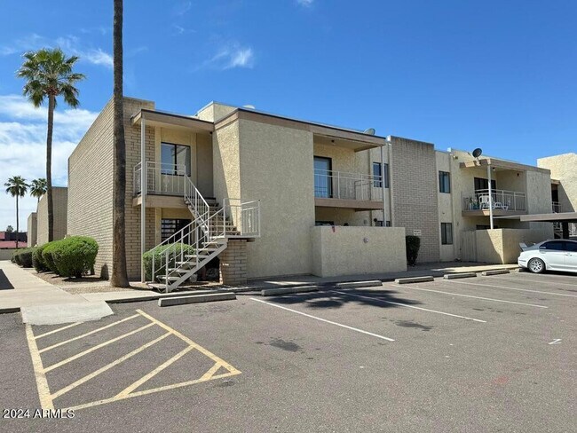 16635 N Cave Creek Rd Phoenix, AZ 85032
