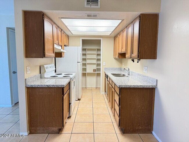 16635 N Cave Creek Rd Phoenix, AZ 85032 photo 2