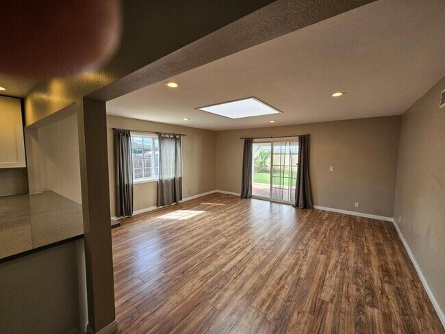 835 Via Juanita San Marcos, CA 92078 photo 5