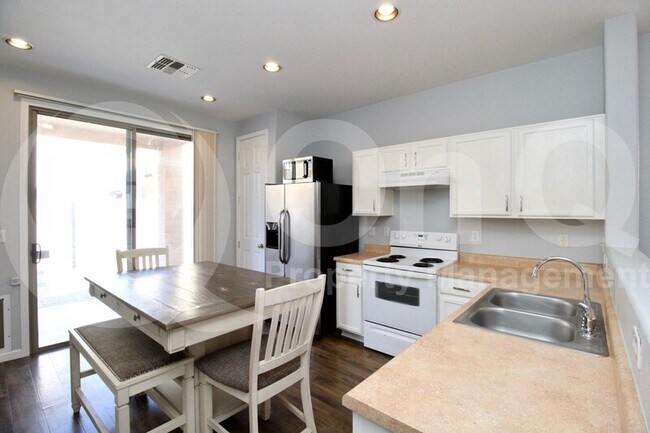6430 W Valencia Dr Phoenix, AZ 85339 photo 5