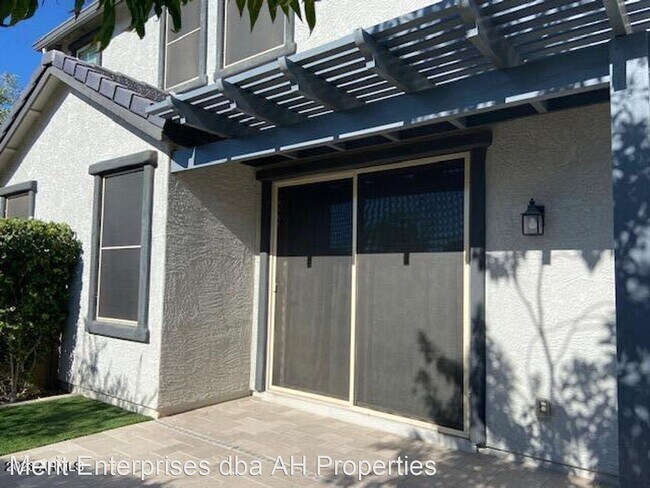 2059 W Desert Hollow Dr Phoenix, AZ 85085 photo 3