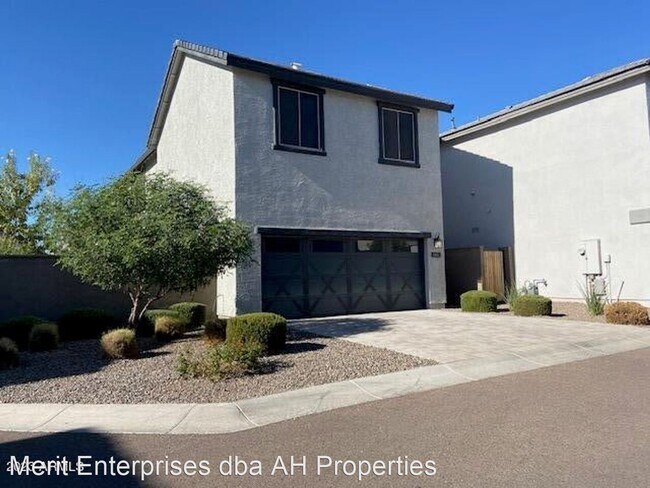 2059 W Desert Hollow Dr Phoenix, AZ 85085 photo 2