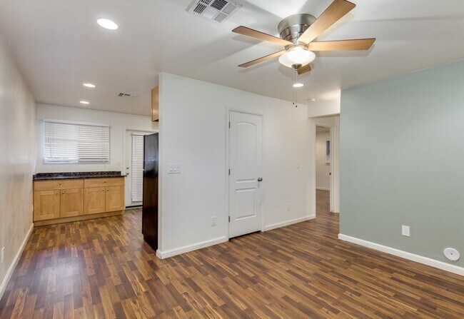 3007 N 22nd St Phoenix, AZ 85016 photo 2