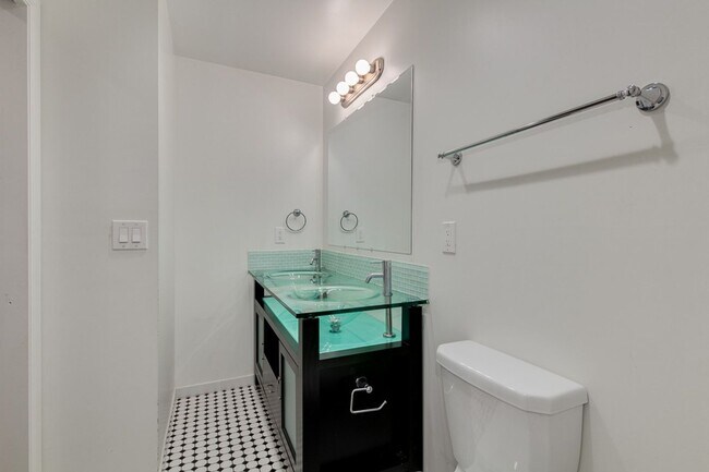 3007 N 22nd St Phoenix, AZ 85016 photo 5