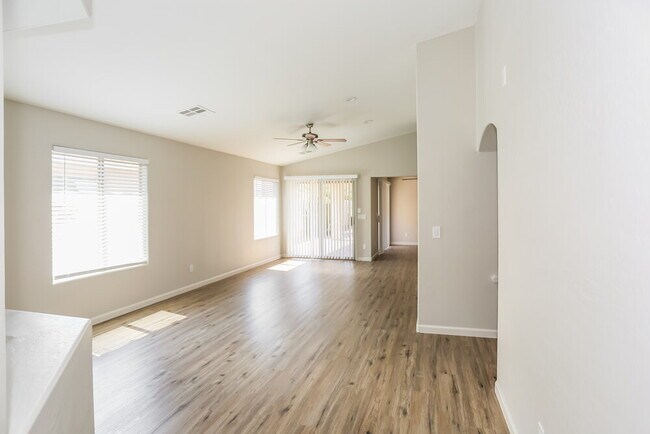 7223 W Winslow Ave Phoenix, AZ 85043 photo 5