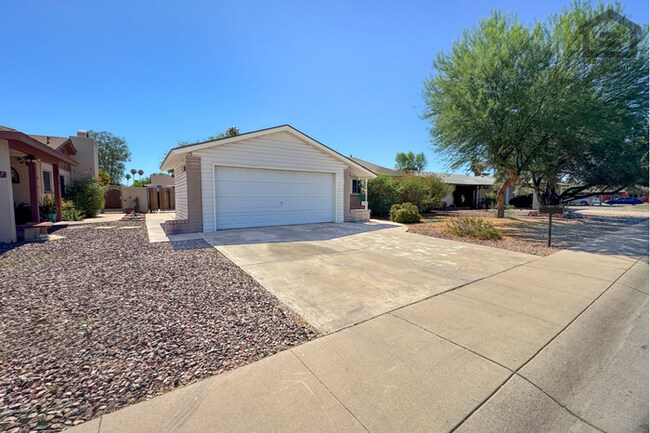 9613 N 55th Dr Glendale, AZ 85302 photo 4