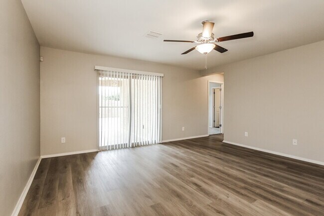 25371 W Long Ave Buckeye, AZ 85326 photo 4
