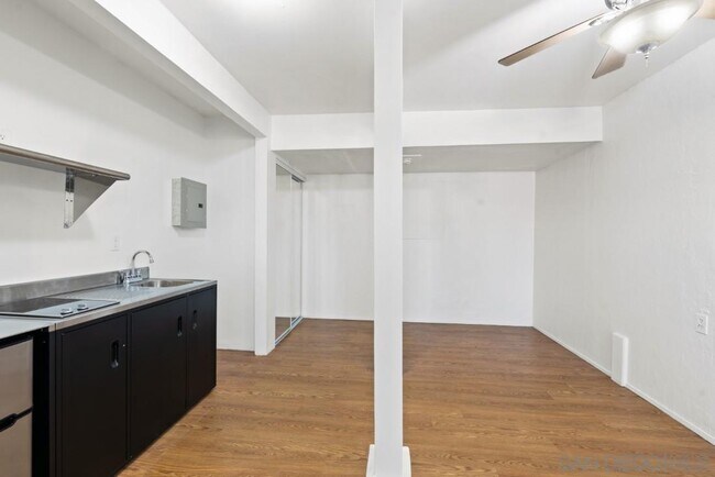 8038 Lemon Ave La Mesa, CA 91941 photo 4