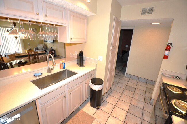 3313 N 68th St Scottsdale, AZ 85251 photo 5