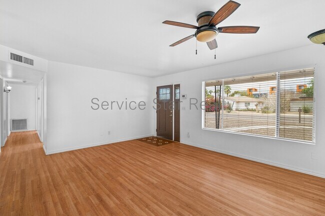2733 E Turney Ave Phoenix, AZ 85016 photo 3