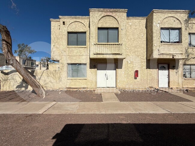 1464 N 54th Ave Phoenix, AZ 85043 photo 4