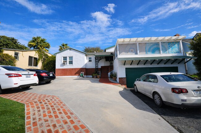 5035 College Ave San Diego, CA 92115